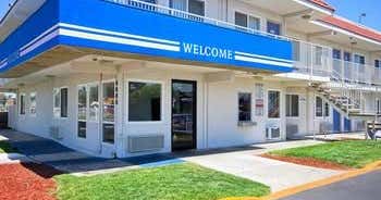 Motel 6 Fresno Blackstone South, Fresno Roadtrippers