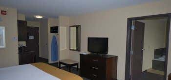 Photo of Holiday Inn Express Hotel & Suites Okmulgee