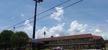 Photo of Red Roof Inn & Suites Cleveland, TN