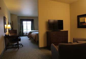 Photo of Little Missouri Inn & Suites