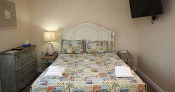 Fin 'N Feather Waterside Inn, Nags Head Roadtrippers