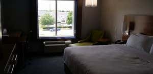 Holiday Inn Express & Suites Lexington Midtown - I-75