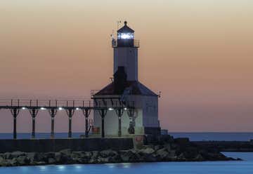 Photo of Lighthouse & Pier