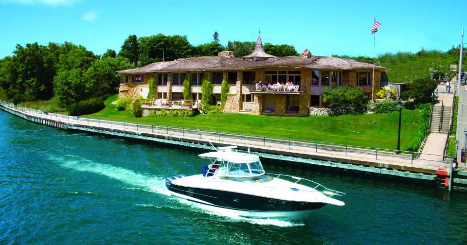 Stafford's Weathervane Restaurant, Charlevoix Roadtrippers