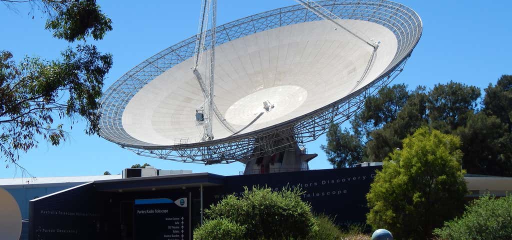 Photo of CSIRO Parkes Radio Telescope