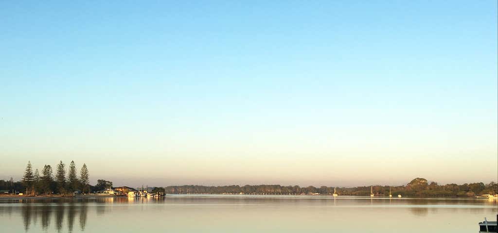 Photo of Akuna Luxury Waterfront Retreat