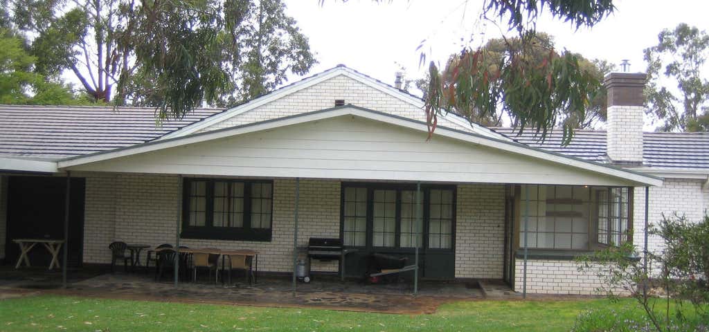 Photo of Naracoorte Cottages – Pinkerton Hill
