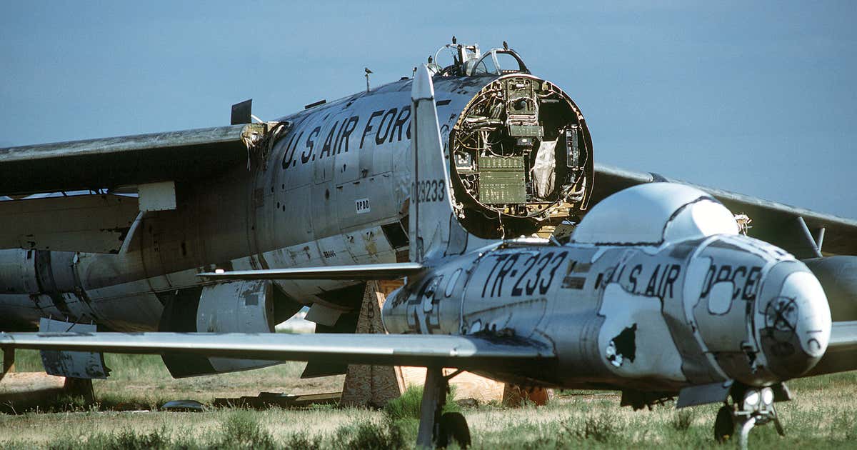 Airplane Graveyard at Davis Monthan AFB, Tucson | Roadtrippers