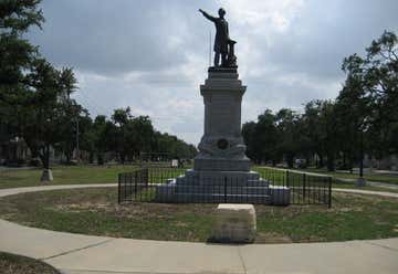 Photo of Jefferson Davis Monument