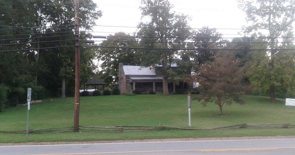 Buchanan Log House, Nashville Roadtrippers