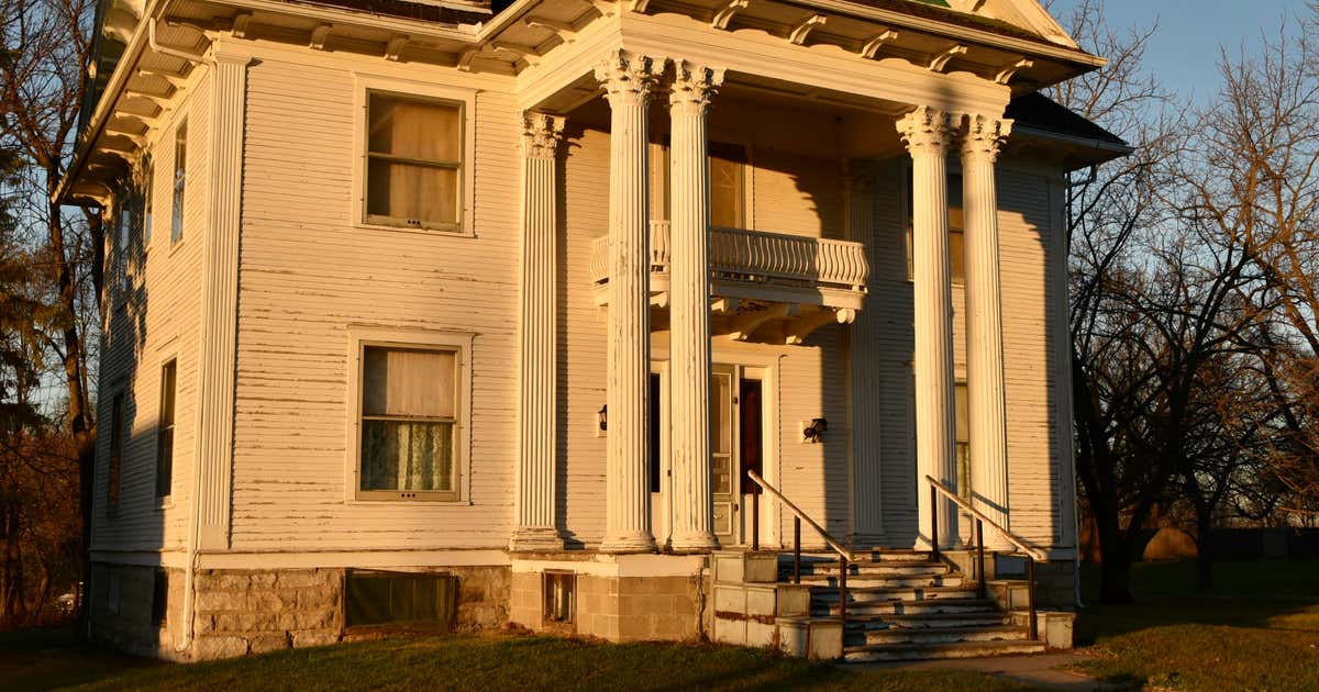 J.J. McClung House, Garden Grove Roadtrippers