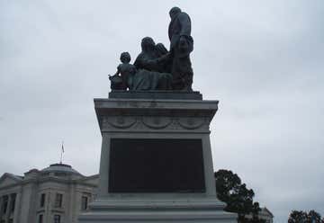 Photo of Monument to Confederate Women