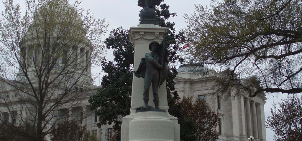 Photo of Confederate Soldiers Monument