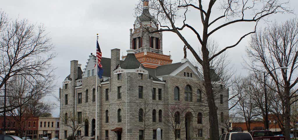 Photo of Bates County Courthouse