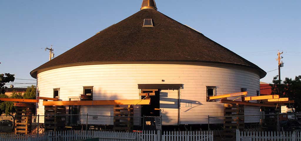 Photo of De Turk Round Barn