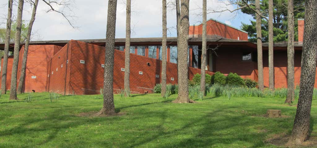 Photo of Russell and Ruth Goetz Kraus House