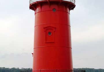 Photo of Jeffrey's Hook Light (Little Red Lighthouse)