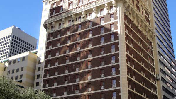 Adolphus Tower Dallas Tx Roadtrippers