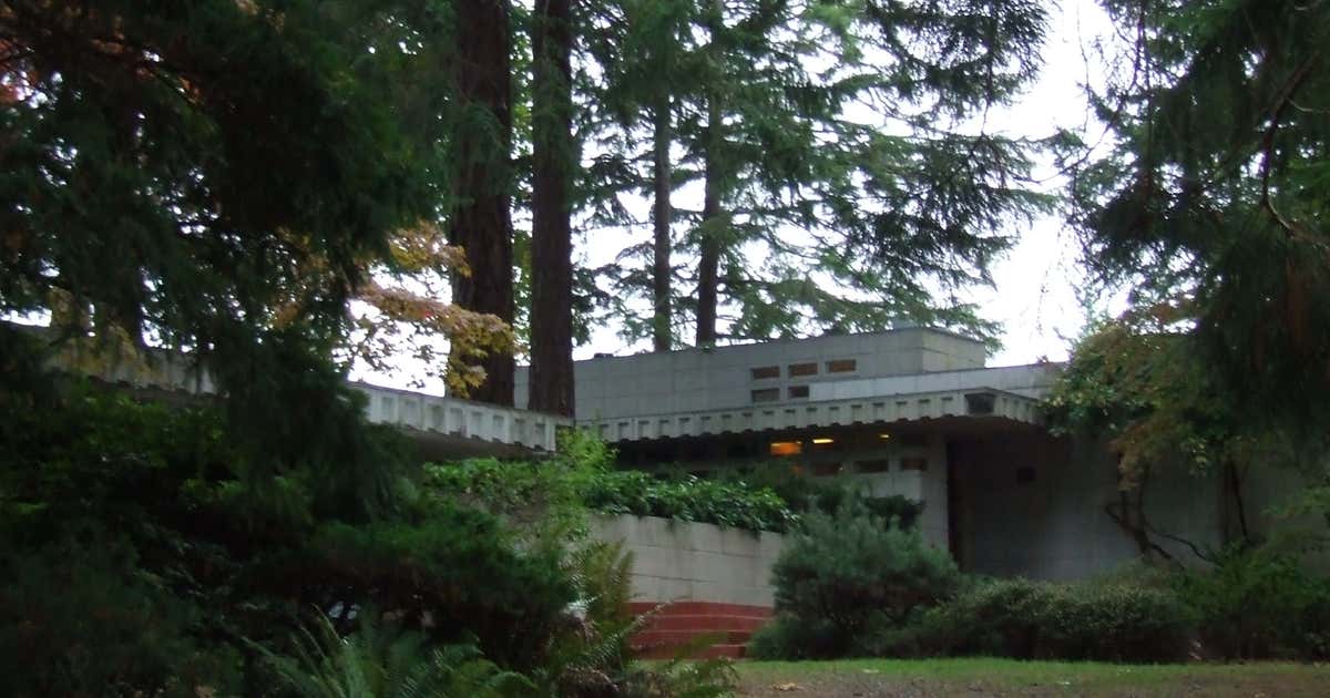 Tracy House, Normandy Park Roadtrippers