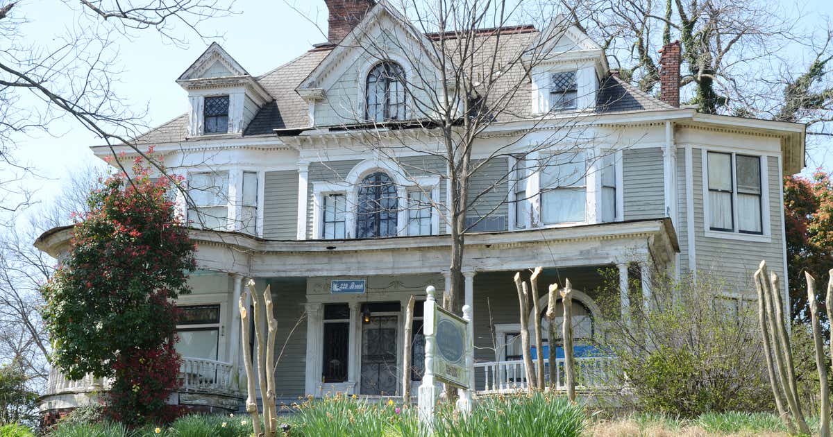 West House, HelenaWest Helena Roadtrippers