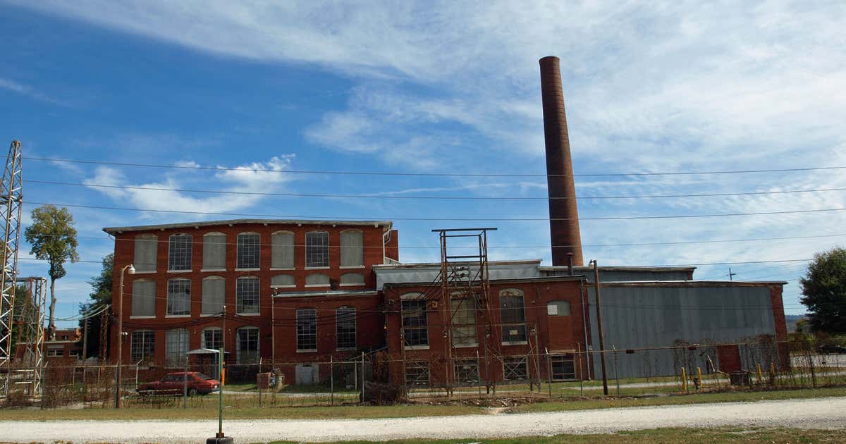 Lowe Mill and Mill Village Historic District, Huntsville | Roadtrippers