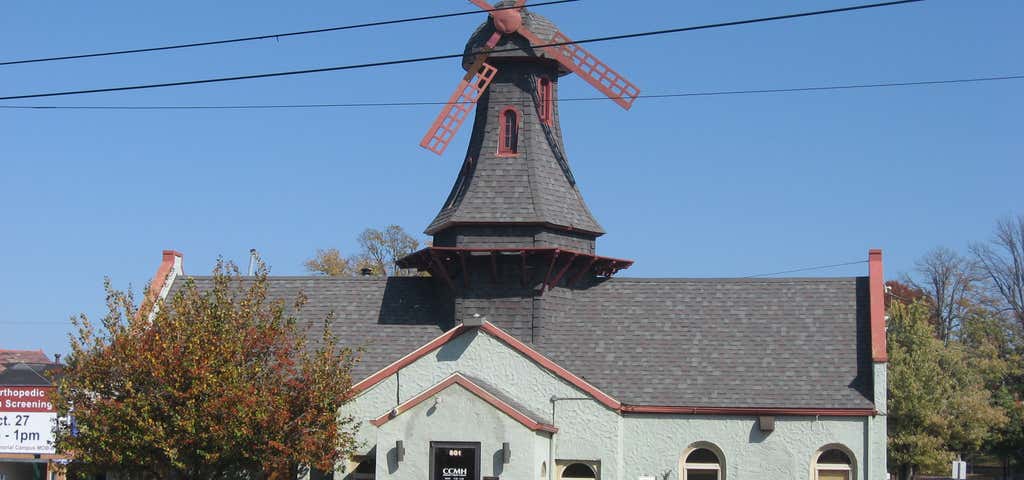 Photo of Windmill Quaker State
