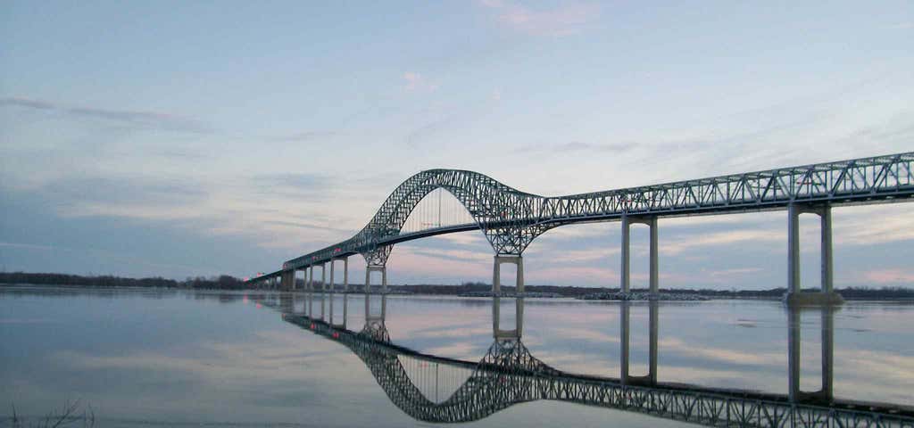 Photo of Laviolette Bridge