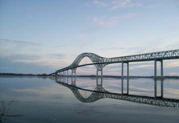 Photo of Laviolette Bridge