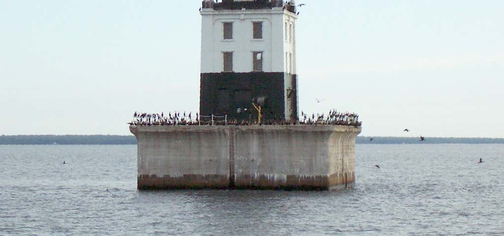 Photo of Poe Reef Lighthouse