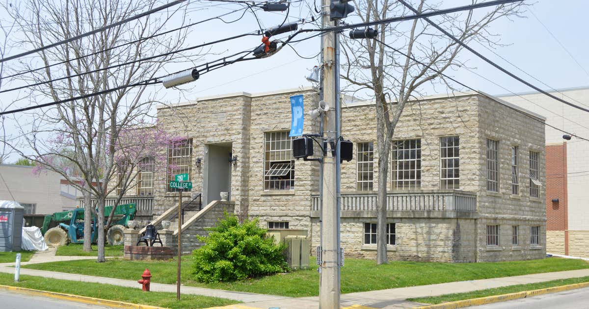 Paintsville Public Library Building, Paintsville Roadtrippers