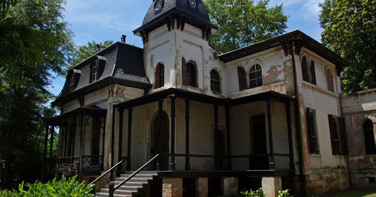 Winter Place, Montgomery Roadtrippers