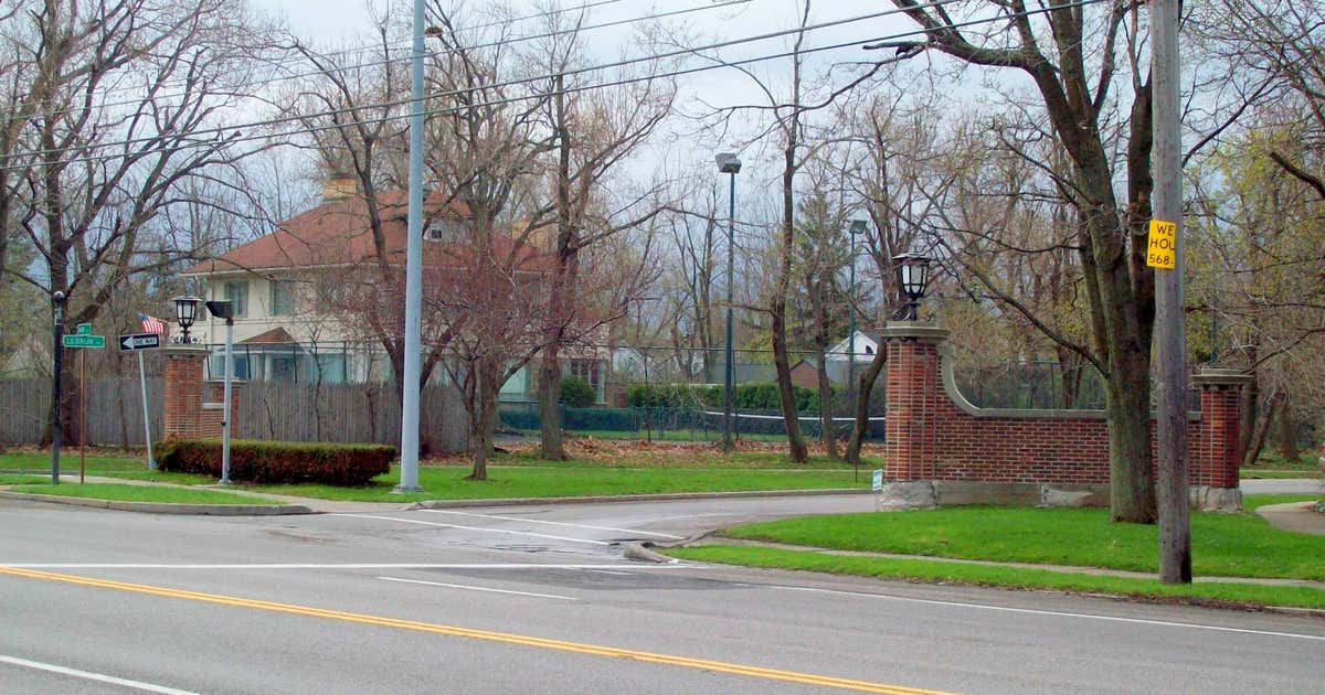 Entranceway at Main Street at LeBrun Road, New York Roadtrippers