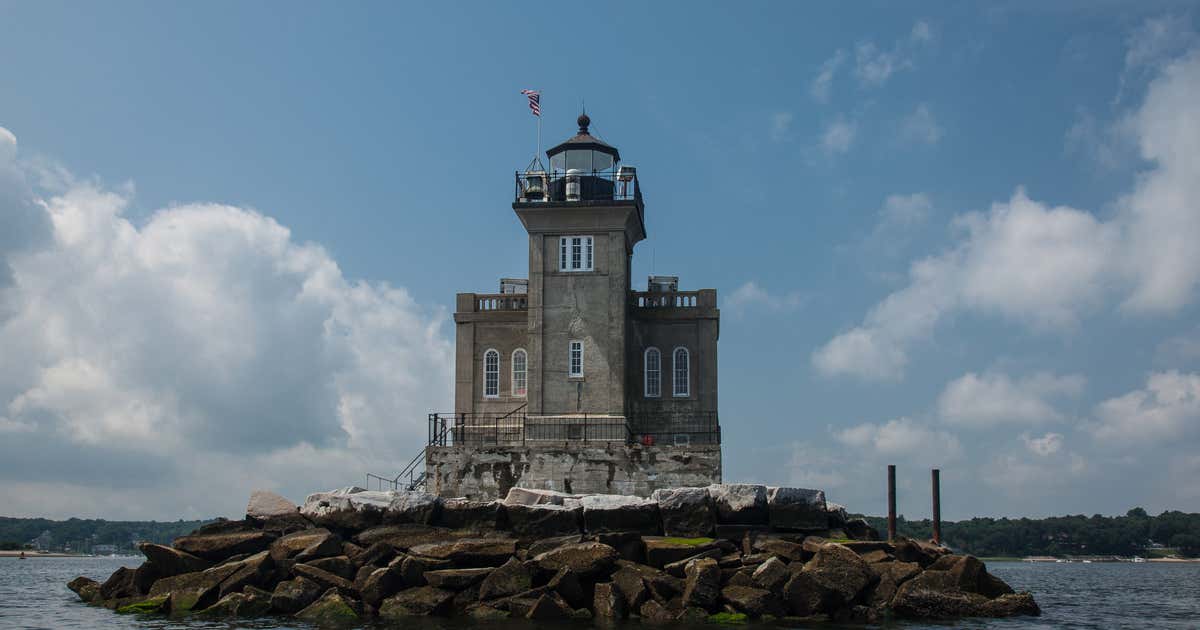 Lloyd Harbor Lighthouse, New York Roadtrippers