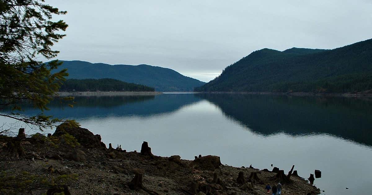 Lake Cushman, Washington Roadtrippers