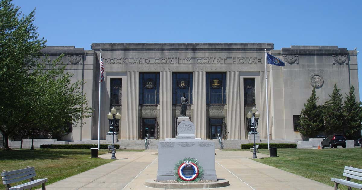 Rockland County Courthouse and Dutch Gardens, New City Roadtrippers