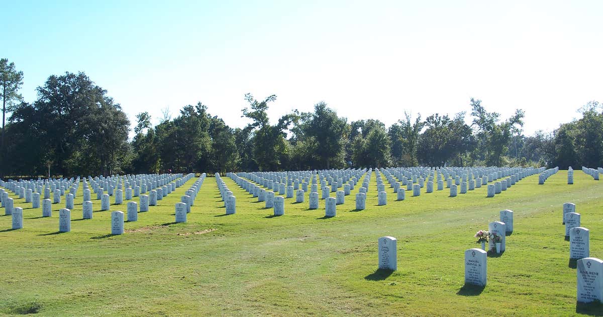 Barrancas National Cemetery, Pensacola Roadtrippers