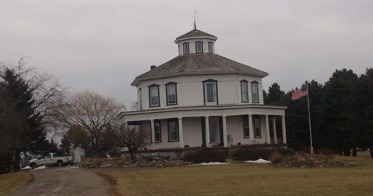 Randall House, Mayville Roadtrippers