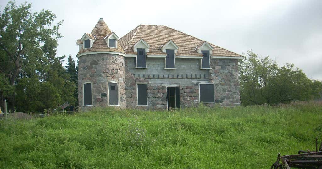 Coghlan Castle, Rolla Roadtrippers