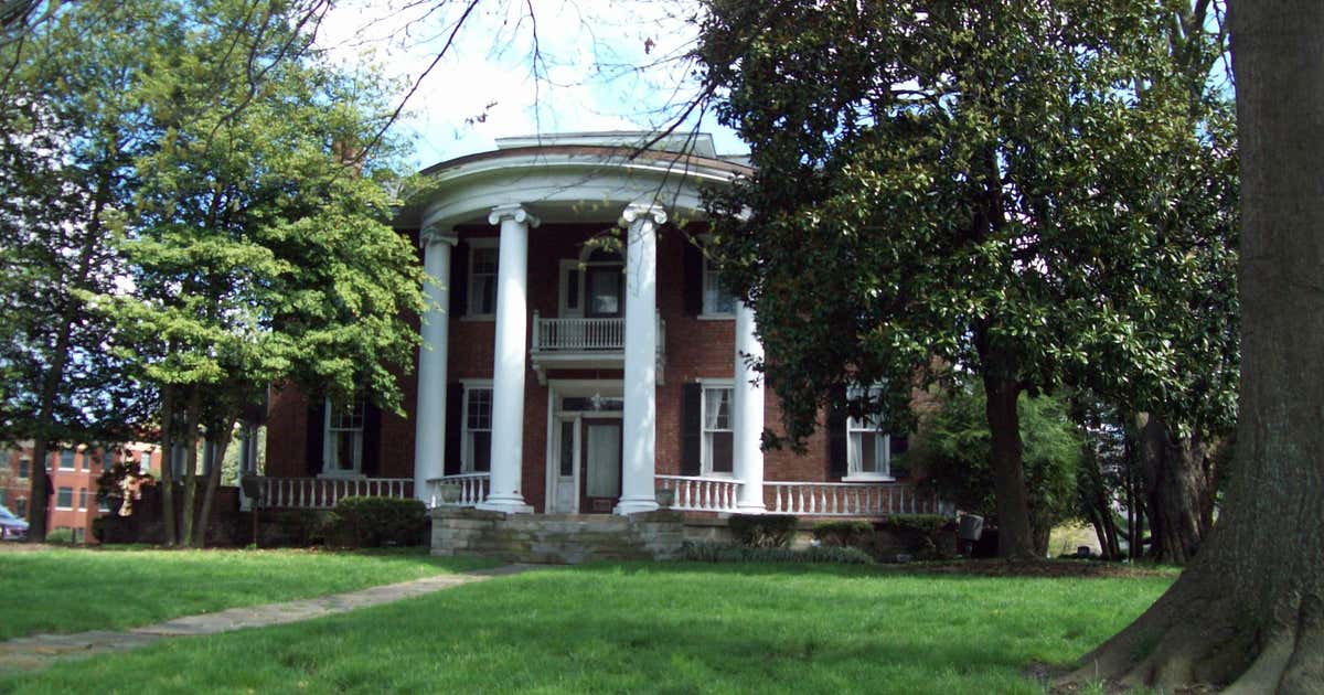 Holly Grove, West Virginia Roadtrippers