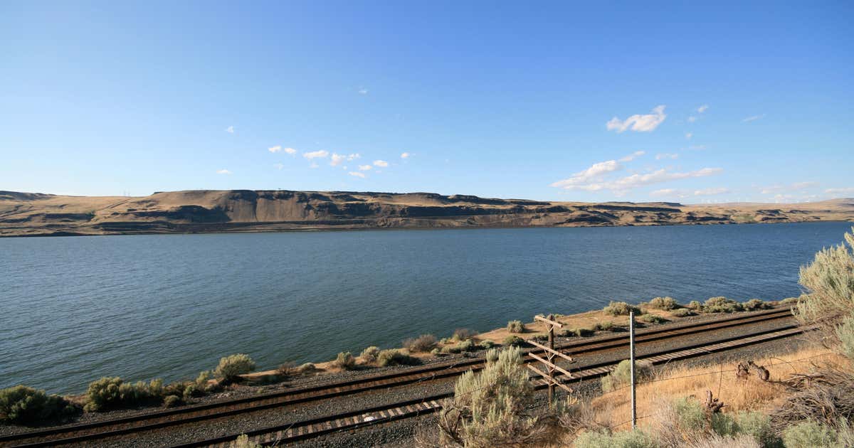 Lake Umatilla, Washington Roadtrippers