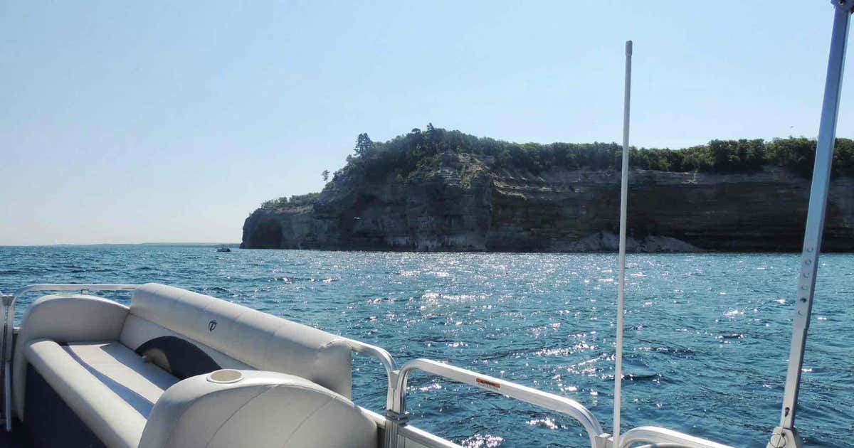 Superior Pontoon Rentals, Munising Roadtrippers