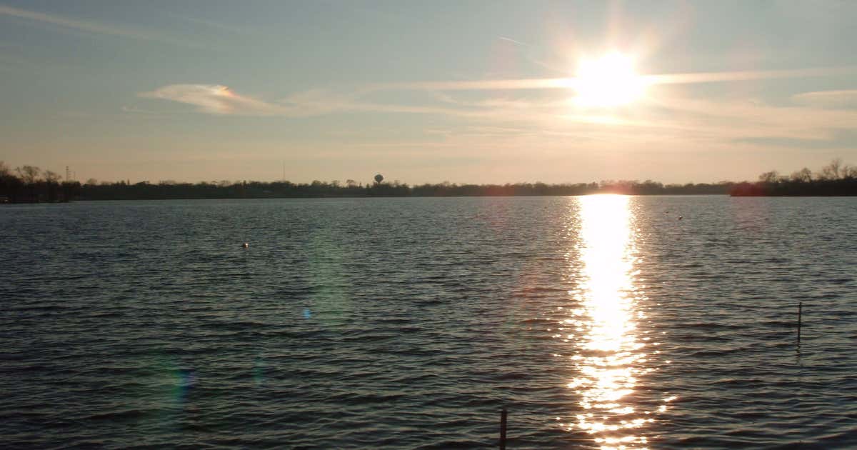 Bangs Lake, Wauconda Roadtrippers