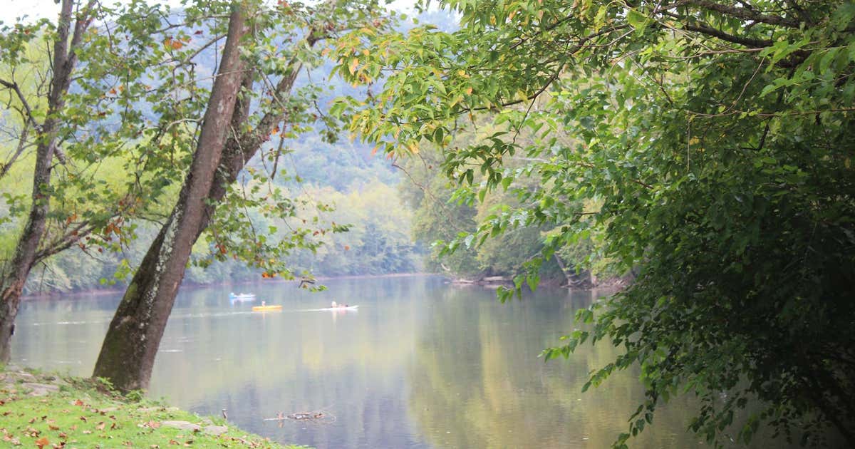 The Blue Canoe RV Resort, Connellsville Roadtrippers