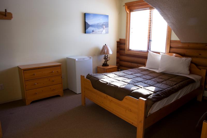 Liard Hot Springs Lodge & RV Park