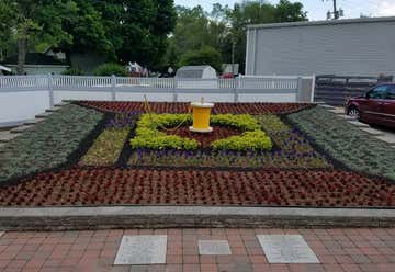 Photo of Quilt Garden Nappanee Welcome Center