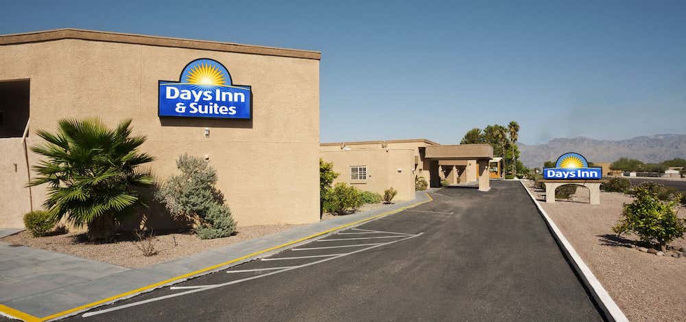 Photo of Days Inn & Suites by Wyndham Tucson AZ