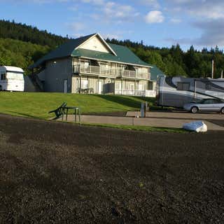 The Waterfront at Potlatch Resort