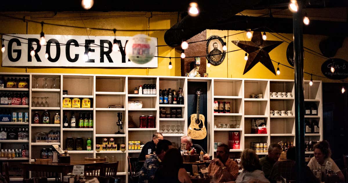 Puckett's Grocery & Restaurant, Franklin Roadtrippers