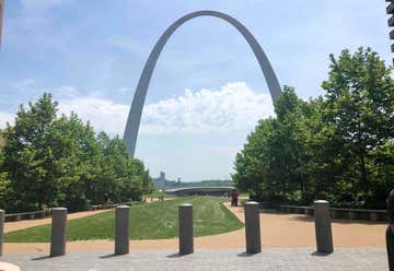 Photo of St Louis Arch Gateway To The West