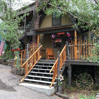 Bear Creek Motel And Cabins
